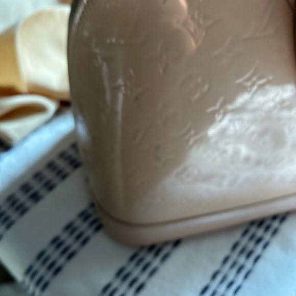 Authentic Louis Vuitton Alma Vernis Gm - Picture 16 of 16